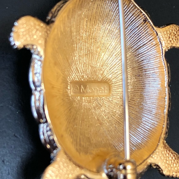 Vintage Monet Gold Plated Turtle Brooch. - Picture 4 of 10